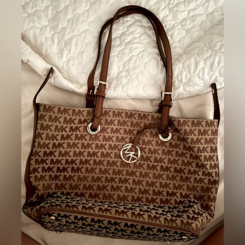 Michael Kohrs shoulder bag